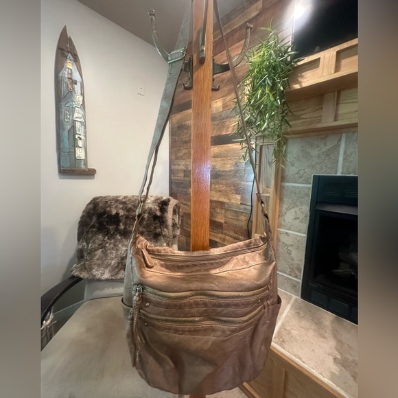 Soft bueno purse - Picture 4 of 6